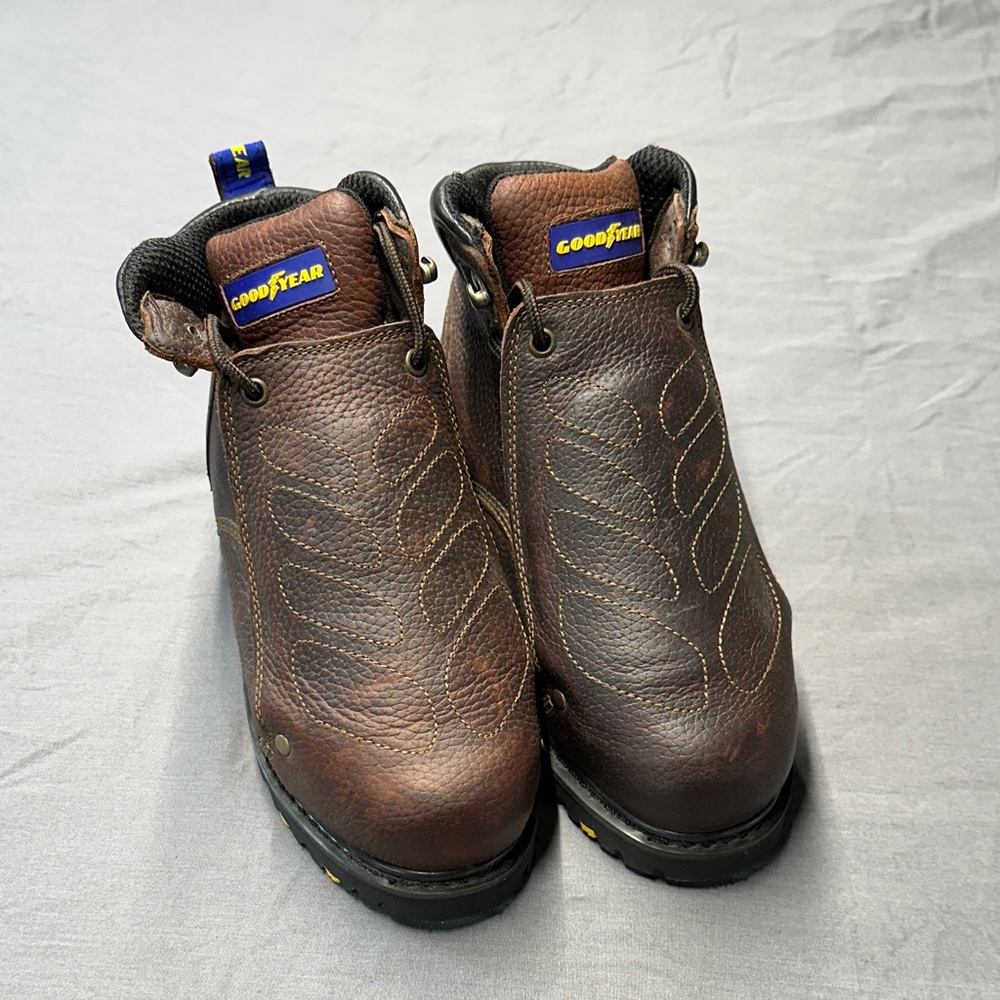 Men’s Goodyear metatarsal protection, EH, size 7M Boots